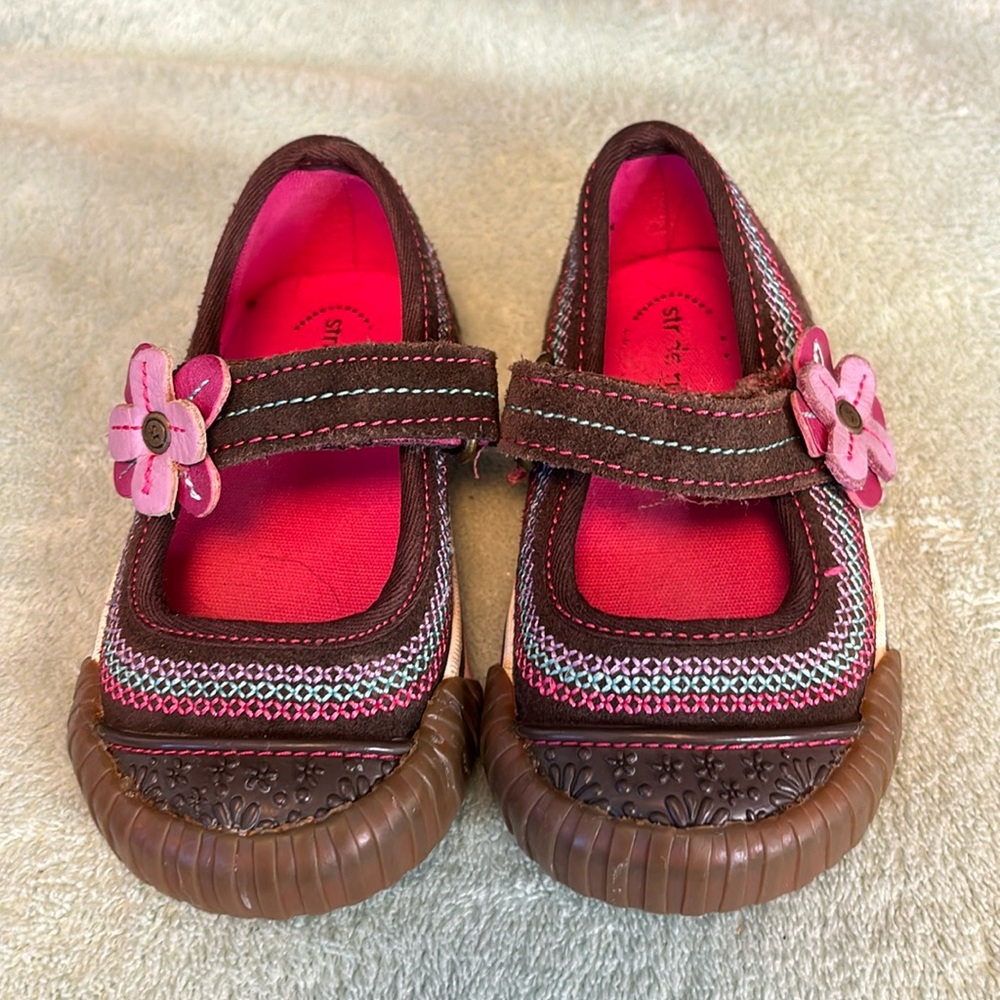 Stride Rite little girls shoe size 5 M